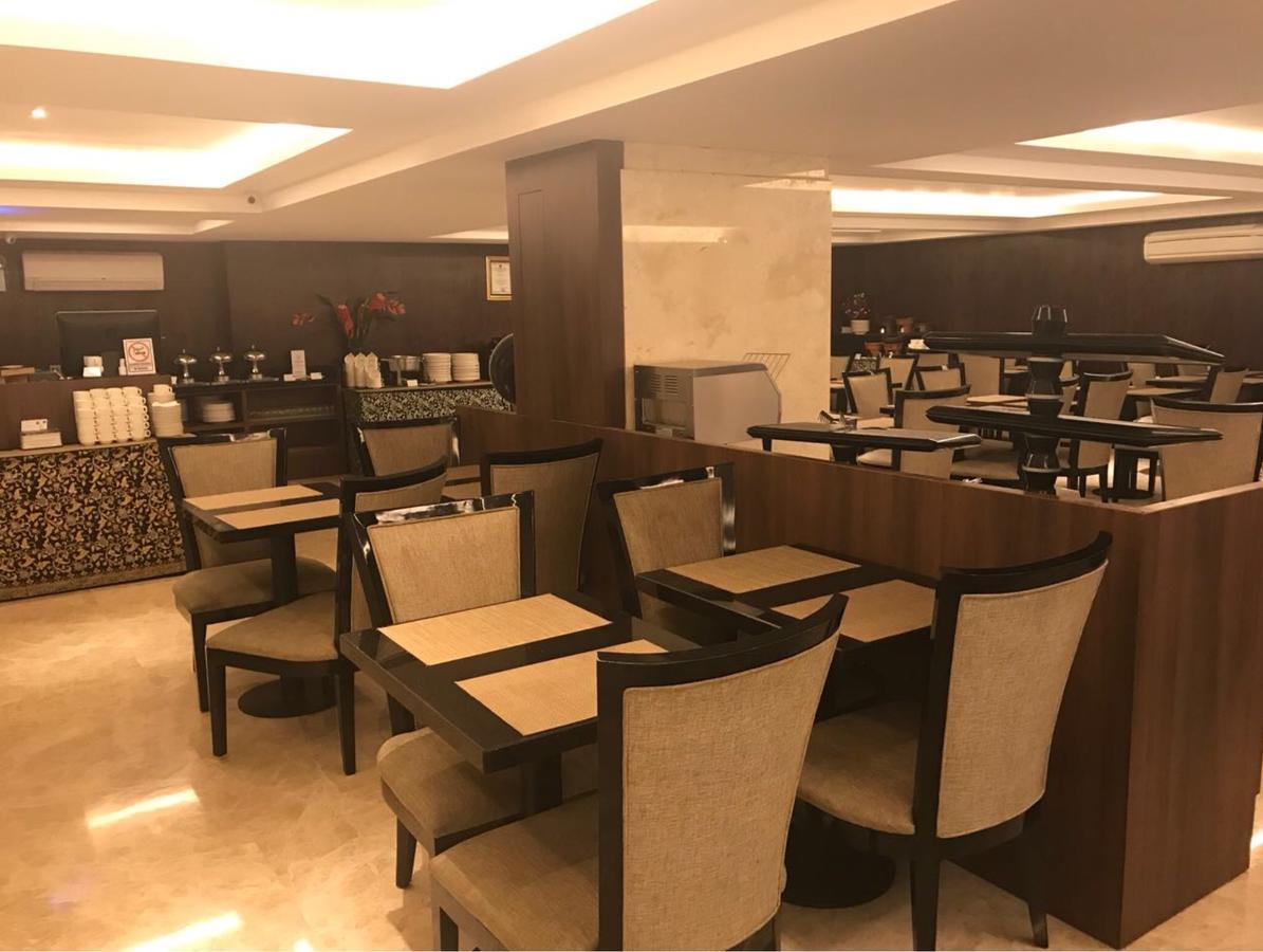 Warhol Residence Semarang Simpang Lima Екстер'єр фото